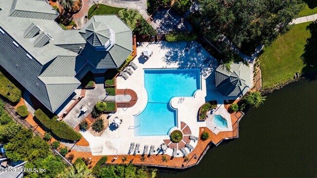 Foto del edificio - 500 Sandiron Cir
