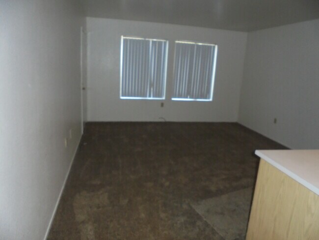 Foto del edificio - Elkhorn Village Apartments