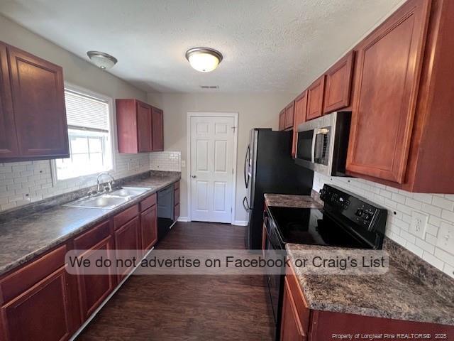 Foto del edificio - 7304 Layton Dr