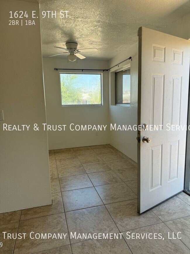 Foto del edificio - 1624 E 9th St