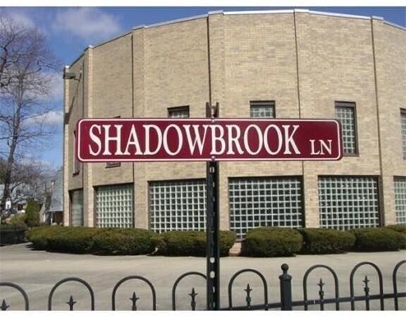 Primary Photo - 13 Shadowbrook Ln
