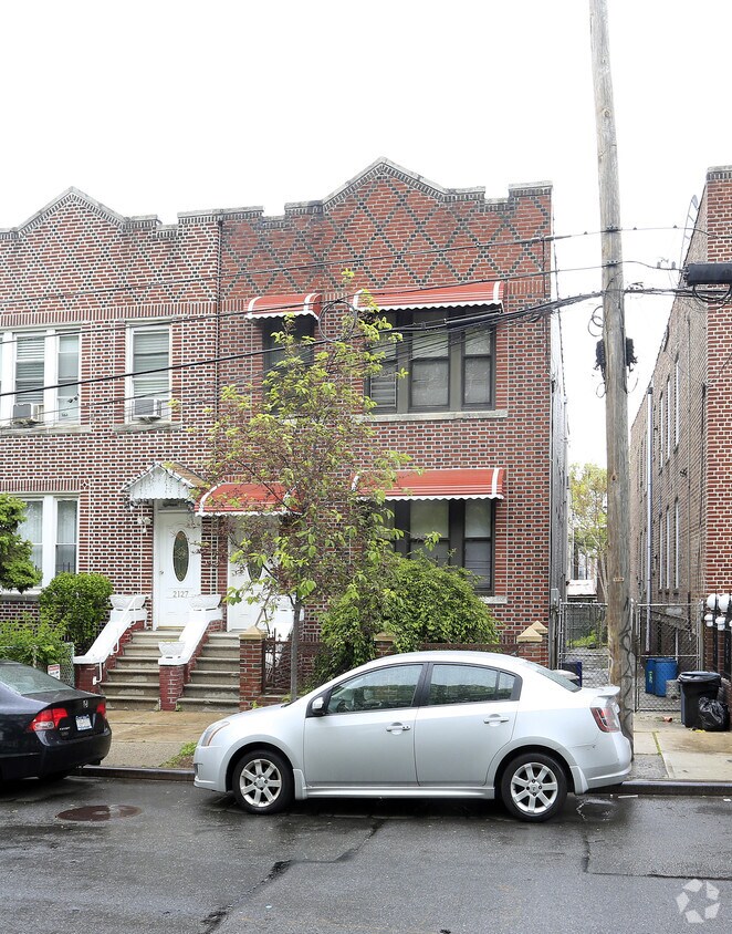 Primary Photo - 2129 Bruckner Blvd