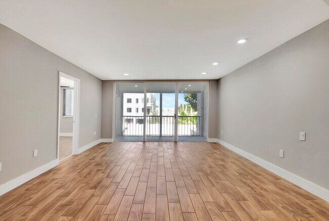 Foto del edificio - 4248 Deste Ct
