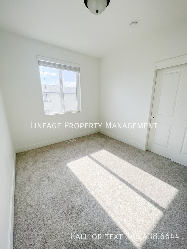 Foto del edificio - 956 W 350 S