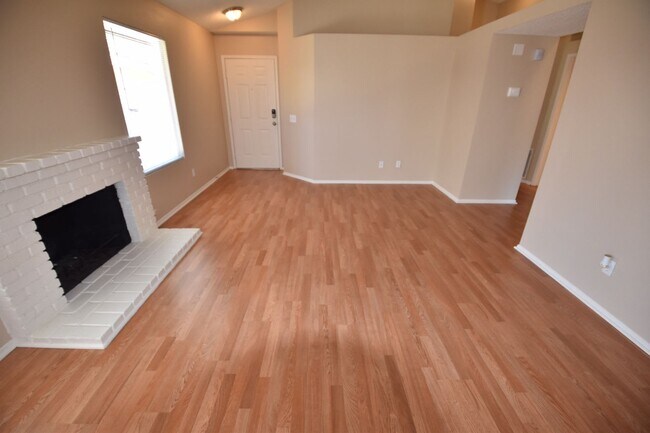Building Photo - 25454 Moorland Rd