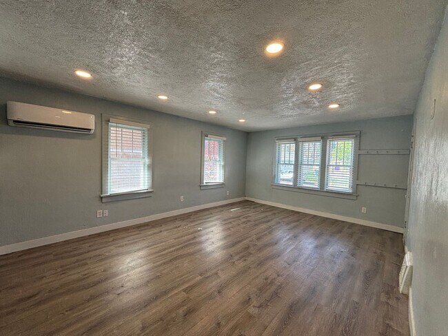 Foto del edificio - 428 N 10th Ave