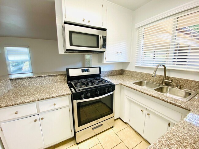 Foto del edificio - 2956-3022 S. Robertson Blvd