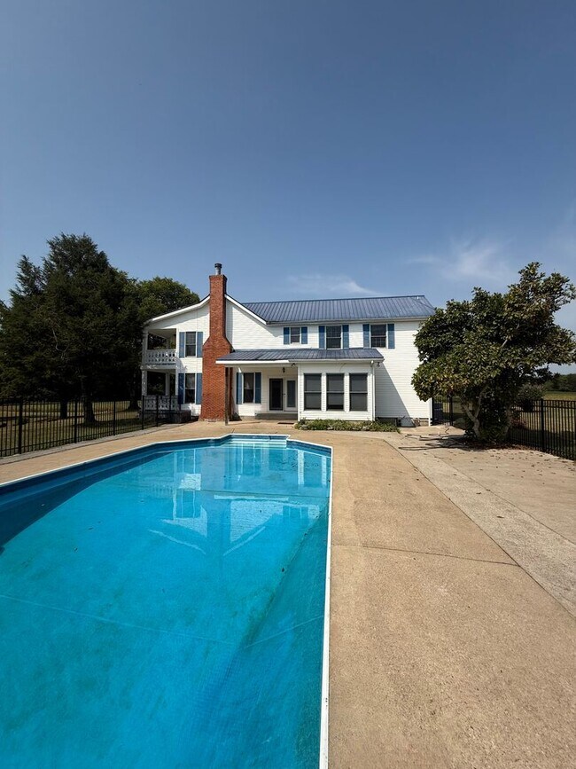 Foto del edificio - Historic Southern Estate on 127 Acres with...