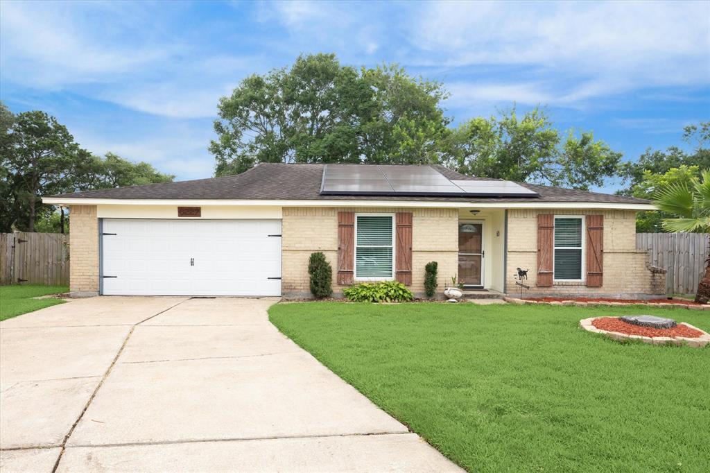Foto principal - 6227 Creekside Ln