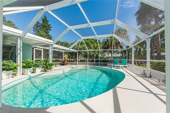 Foto del edificio - 955 Marigold Ln