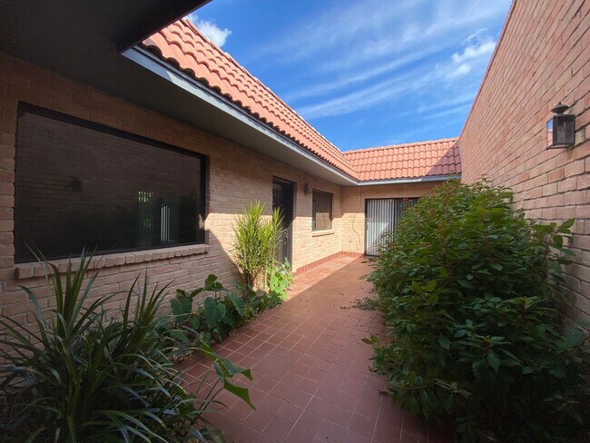 Building Photo - Beautiful 3bed/ 2bath home in Mcallen area