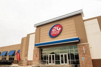 Building Photo - 1120 W 18th St