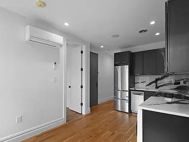 Photo - "Charming 2-Bed Oasis in Brooklyn's Heart – Your Perfect Urban Retreat!" Apartment