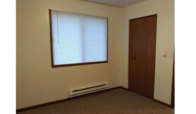 Building Photo - 602 Van Dorn St