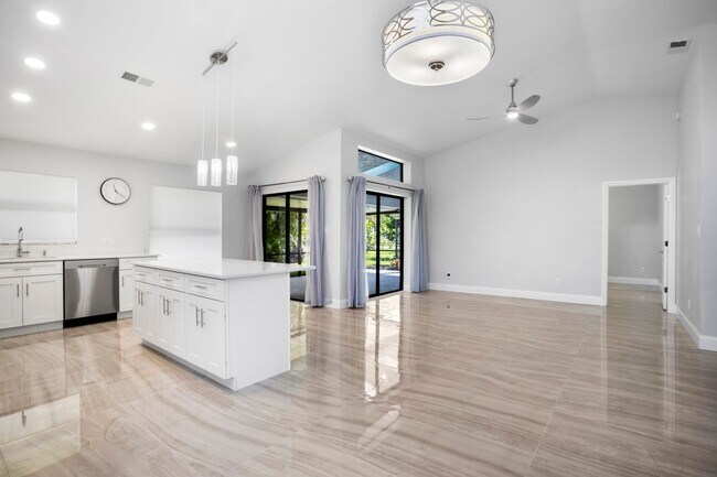 Building Photo - ** BROOKSHIRE ** 2 BED / 2 BATH - GARAGE -...
