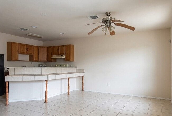 Foto del edificio - 351 Altgelt Ave