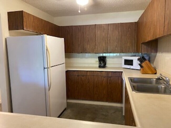 Building Photo - 2BR/2BA with ocean view