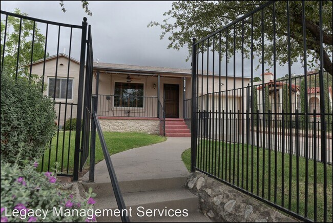 Foto del edificio - 3 br, 2 bath House - 1101 Moore