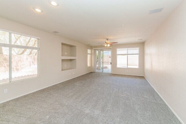 Building Photo - 2526 Parasail Point Ave