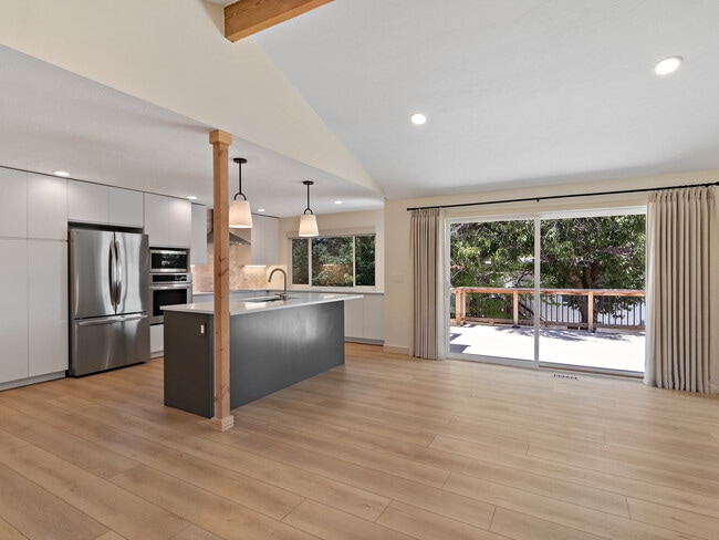Building Photo - 7420 S Carling Cir