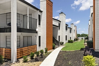 Building Photo - Flats on Mill