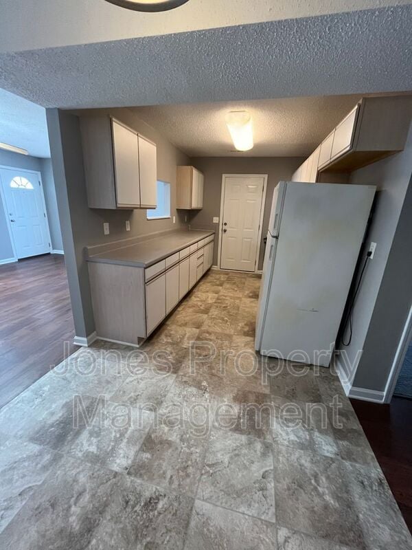 Building Photo - 804 Pine St