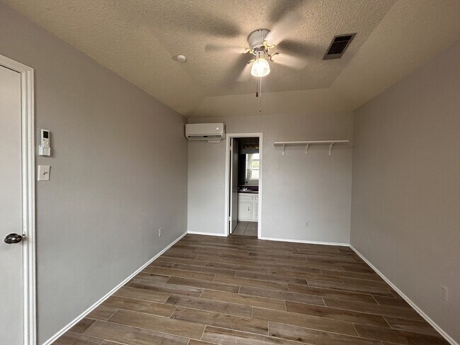 Foto del edificio - Spacious 2/2/1 Townhouse in Frenship ISD