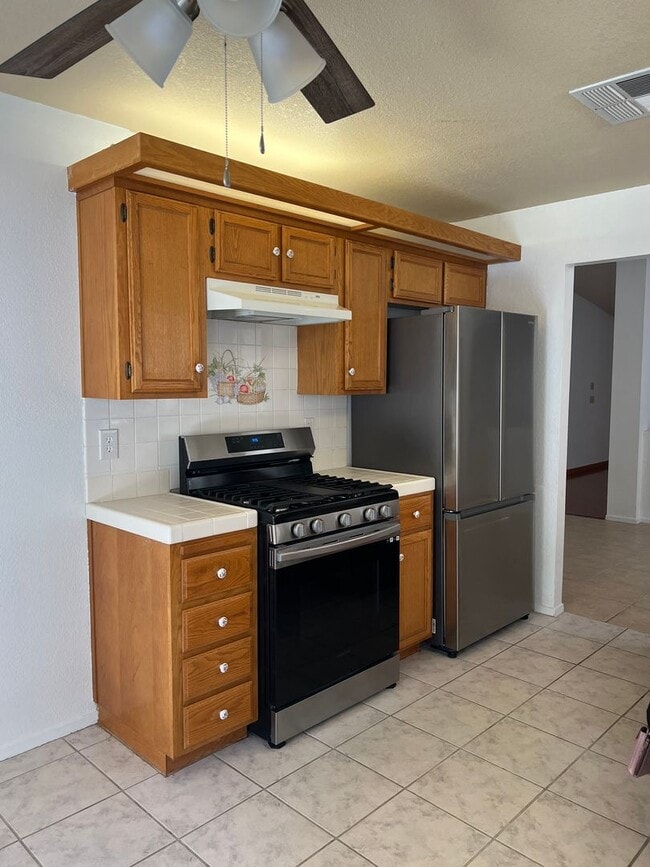 Building Photo - Cute*Clean*Single Story Home
