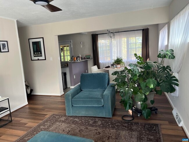 Building Photo - 1201 Bland Cir