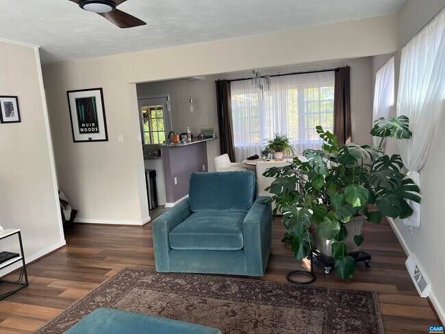 Foto del edificio - 1201 Bland Cir