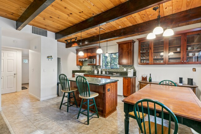 Building Photo - 1517 Plumas Cir