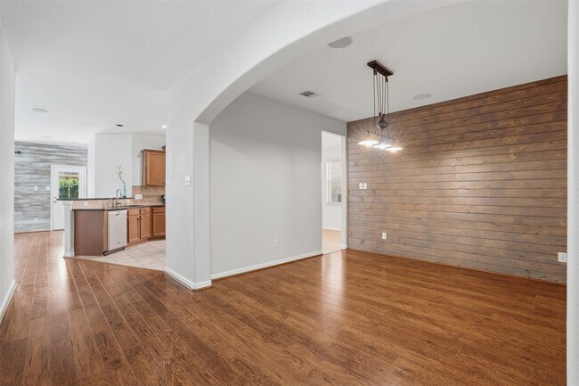 Building Photo - 11126 Celano Dr