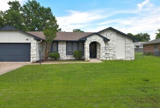 Building Photo - 401 N Fir Pl