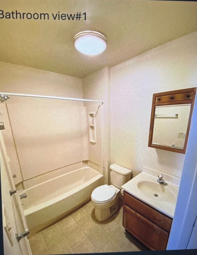 bathroom - 420 E Cumberland St