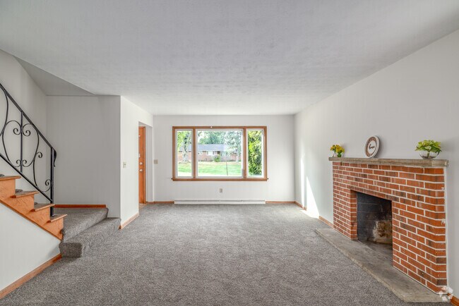 3 habitaciones, 1,5 baños, 150 m2, sala de estar - Glenwood Townhomes