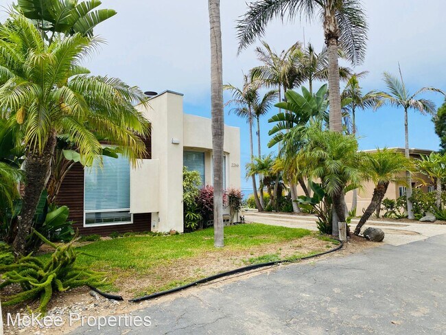 Building Photo - 4 br, 3.5 bath House - 2266 Cambridge Avenue