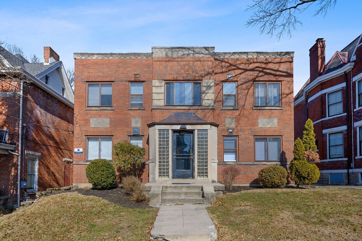 242 Senator Pl Unit 242 2, Cincinnati, OH 45220 - Room for Rent in ...