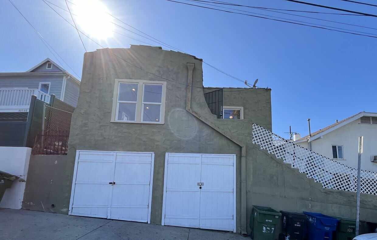Foto principal - 2+1 w/all appliances + garage in central L...