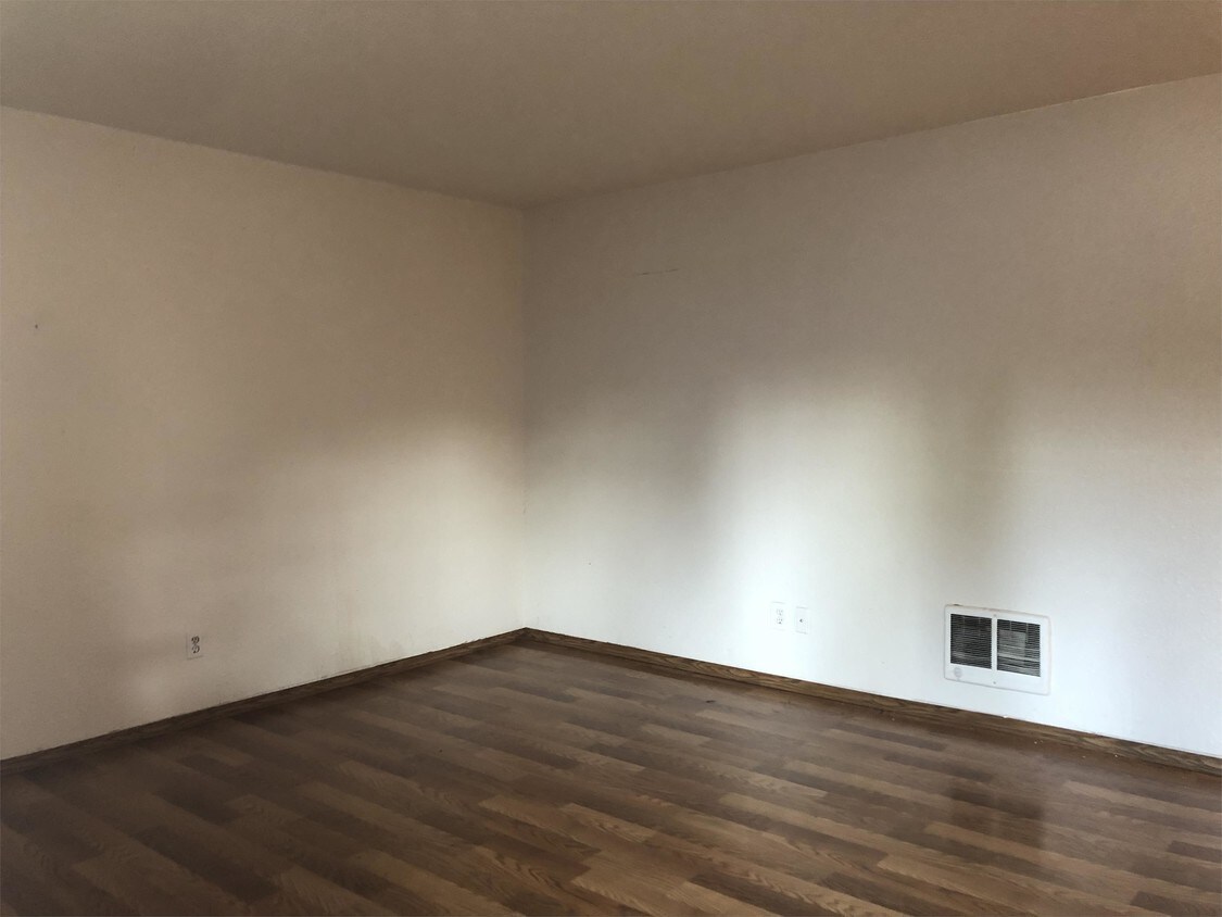 12900 SE Division St Unit 9, Portland, OR 97236 Apartment for Rent in
