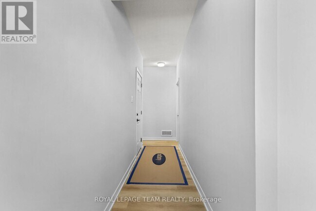 Building Photo - 600 Bee Pollen Wy