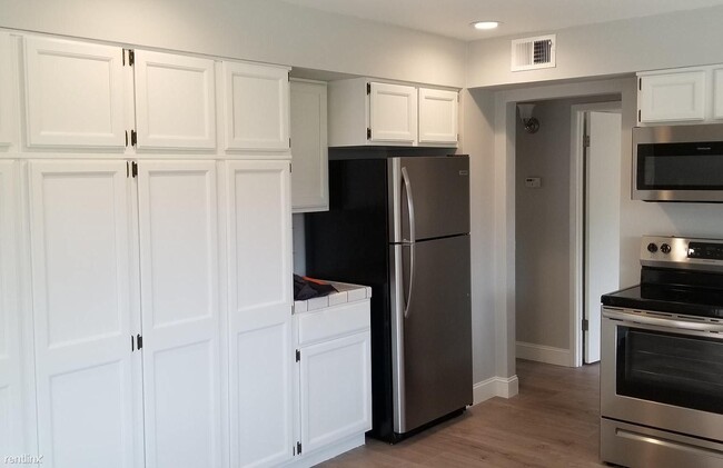 Building Photo - 6074 Terrier Ct