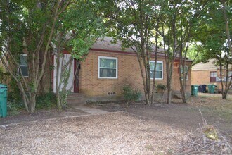 Building Photo - 904 Denton St
