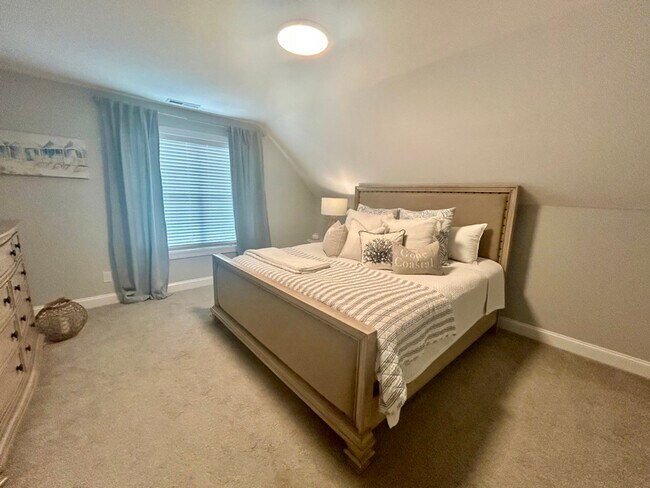 Foto del edificio - 155 Meadow Lake Dr