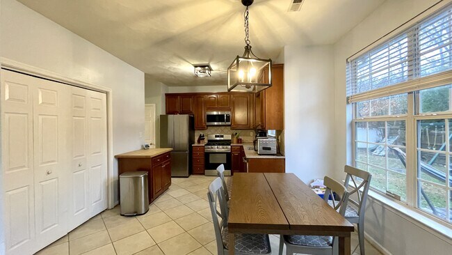 Foto del edificio - 2248 Ships Crossing