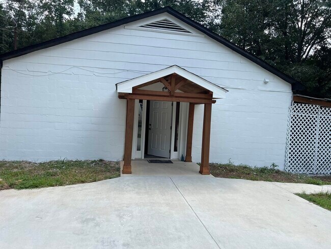 Foto del edificio - 1716 GA-85