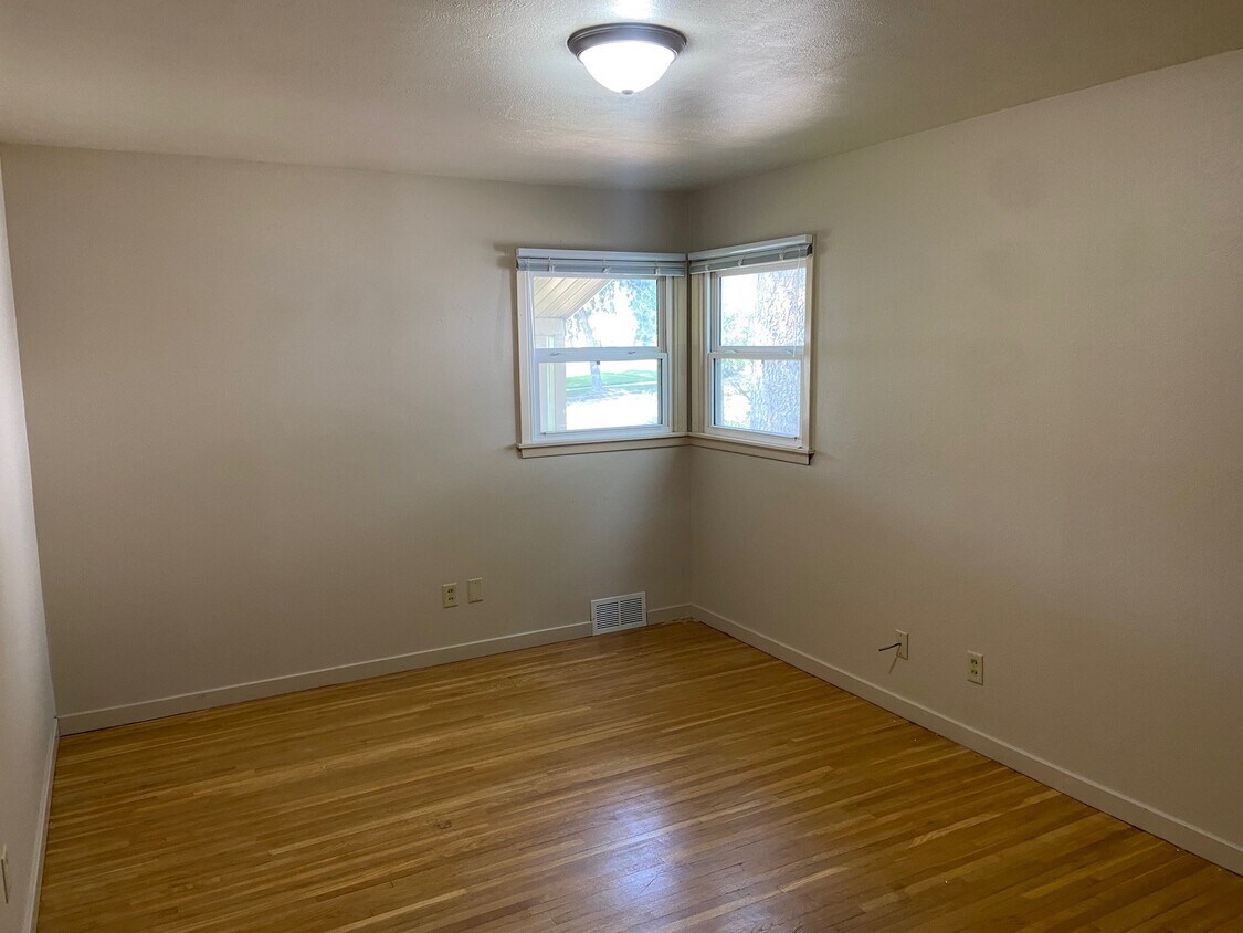 1305 Apache St, Bismarck, ND 58501 House Rental in Bismarck, ND