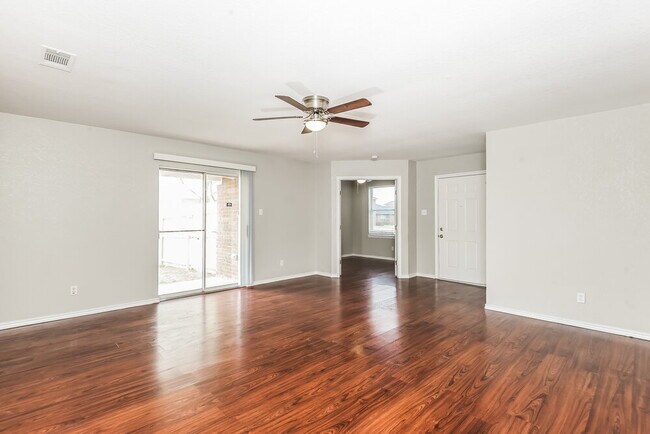 Building Photo - 8149 Southbrook Cir