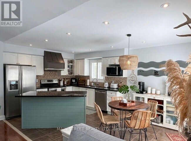 Building Photo - 77 Reddenhurst Crescent