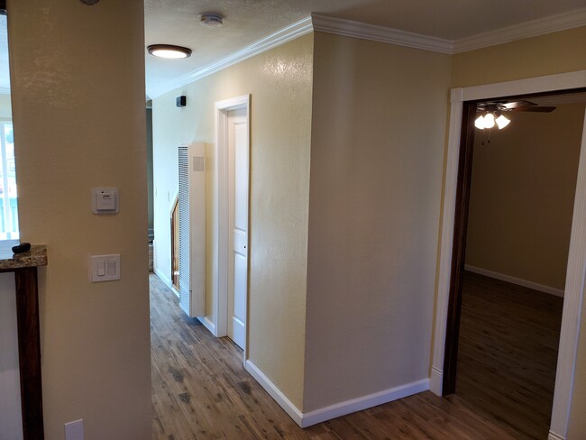 Building Photo - 3139 Valle Ave