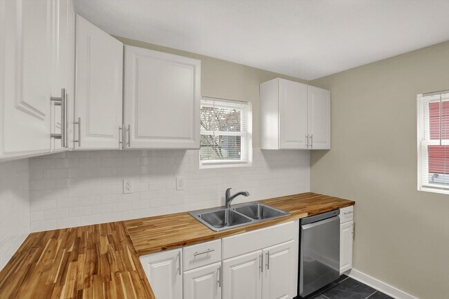 Building Photo - 360 N Arsenal Ave